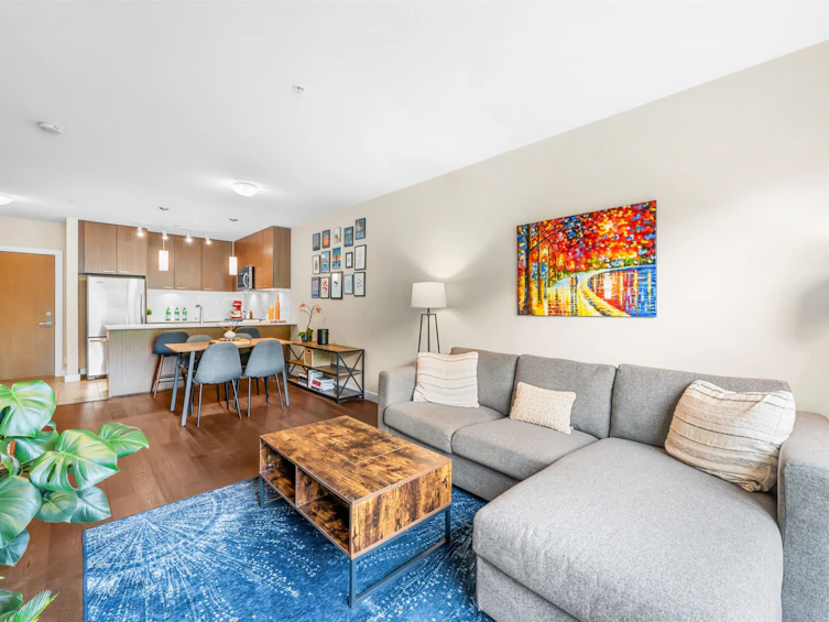 215-1330 Marine Drive, North Vancouver, BC, V7P 1T4 - 2