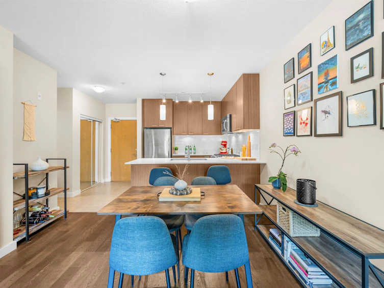 215-1330 Marine Drive, North Vancouver, BC, V7P 1T4 - 11