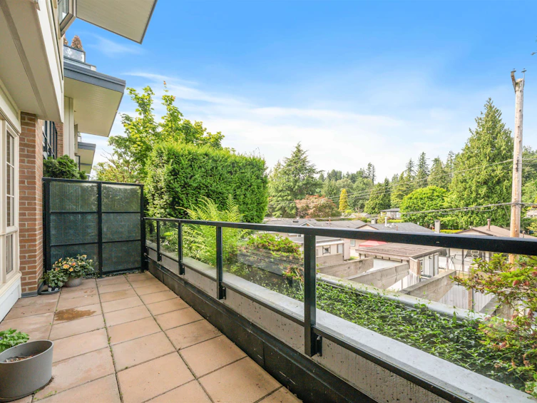 215-1330 Marine Drive, North Vancouver, BC, V7P 1T4 - 6
