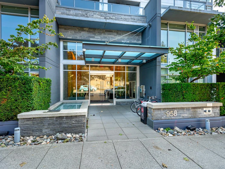 1606-958 Ridgeway Avenue, Coquitlam, BC, V3K 0C5 - 3
