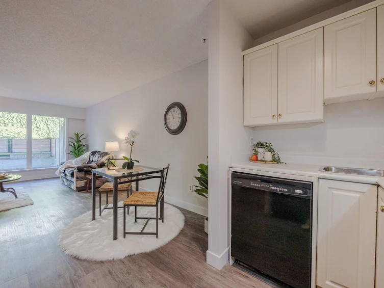 #213-215 Mowat Street, New Westminster, BC, V3M 4P1 - 8