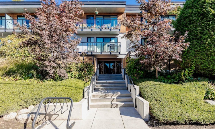 #213-215 Mowat Street