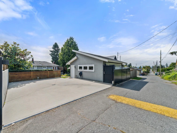 728 E 6th Street, North Vancouver, BC, V7L 1R6 - 36