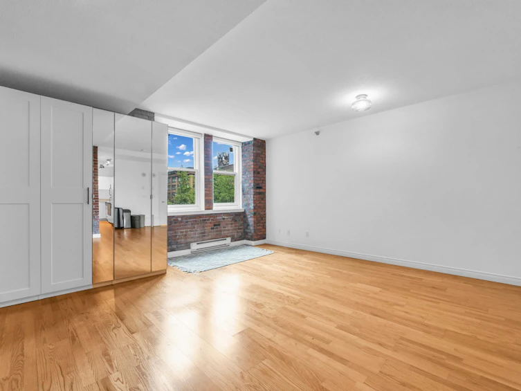 301-233 Abbott Street, Vancouver, BC, V6B 2K7 - 10