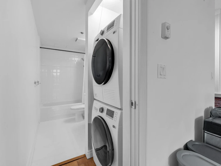 301-233 Abbott Street, Vancouver, BC, V6B 2K7 - 19