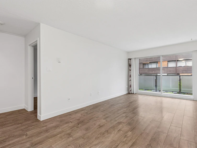 306-212 Forbes Avenue, North Vancouver, BC, V7M 3E5 - 3