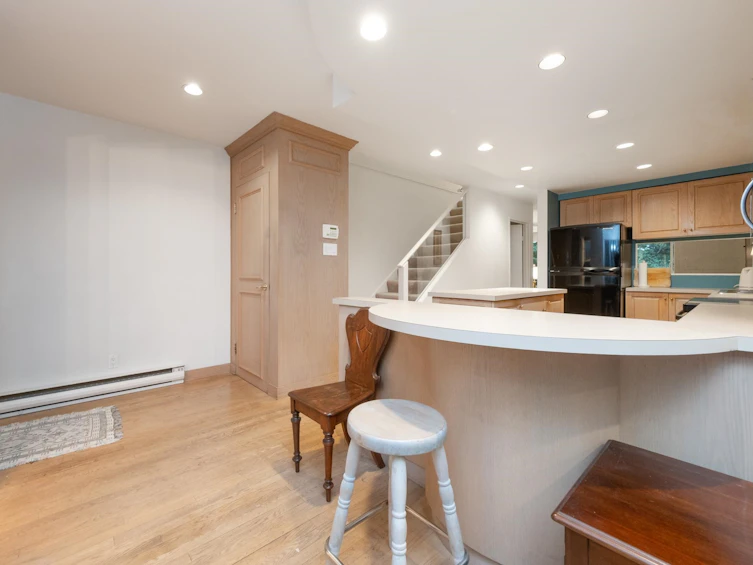 4083 Parkway Drive, Vancouver, BC, V6L 3C9 - 6