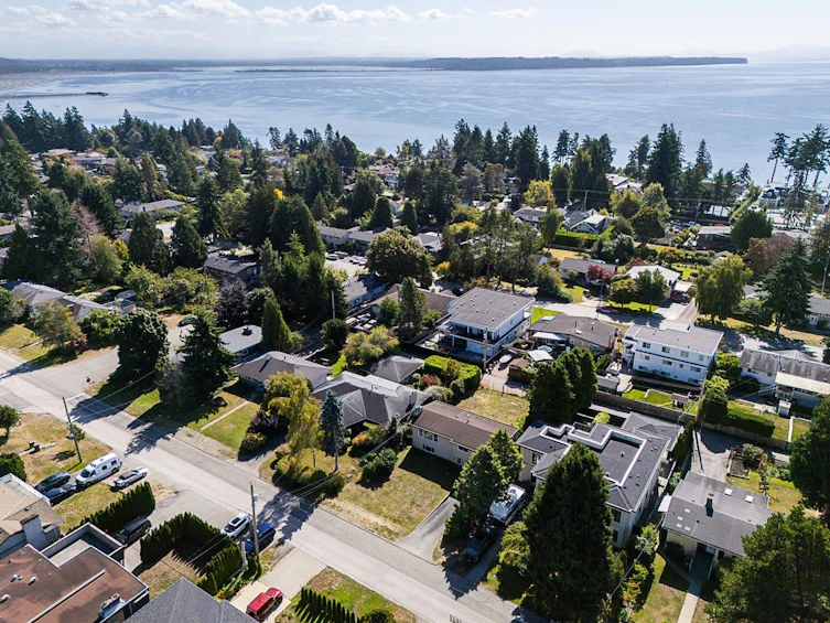 13850 Blackburn Avenue, Surrey, BC, V4B 2Y8 - 10