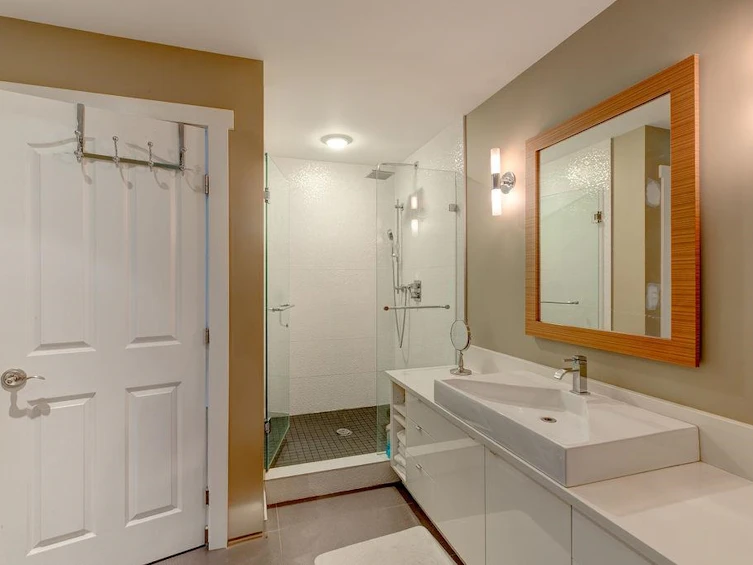 5691 Keith Street, Burnaby, BC, V5J 3C4 - 21