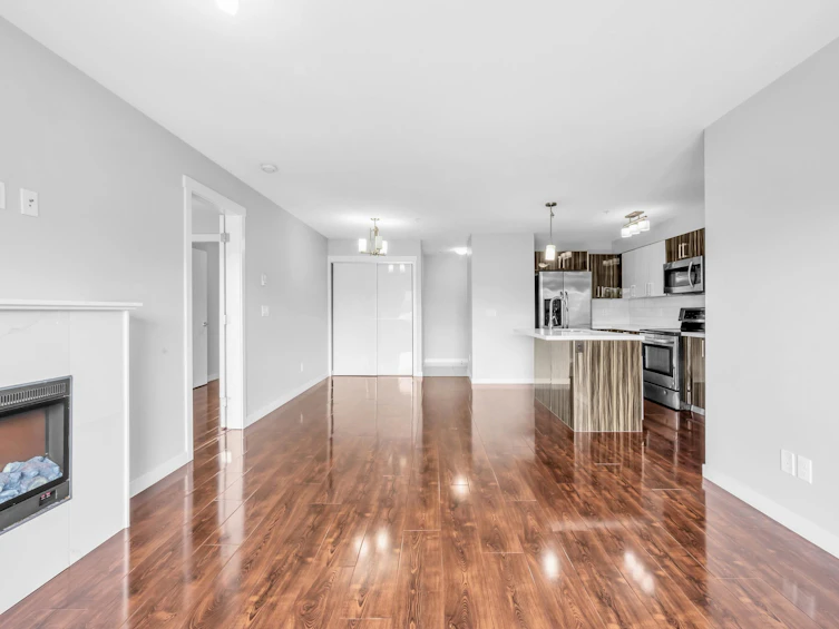 301-22318 Lougheed Highway, Maple Ridge, BC, V2X 2T4 - 22
