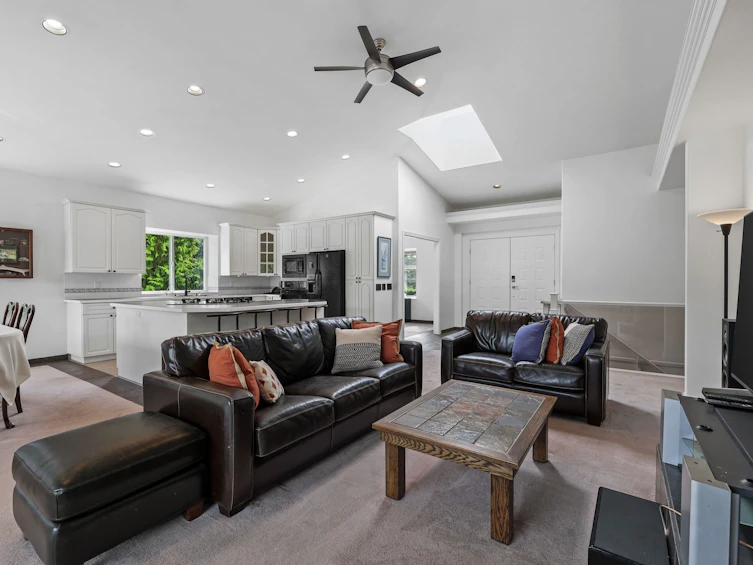 107 Hemlock Drive, Port Moody, BC, V3H 4W9 - 2
