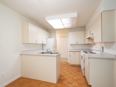 203-7600 Francis Road - 5