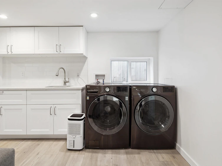 4190 W 11th Avenue, Vancouver, BC, V6R 2L6 - 10