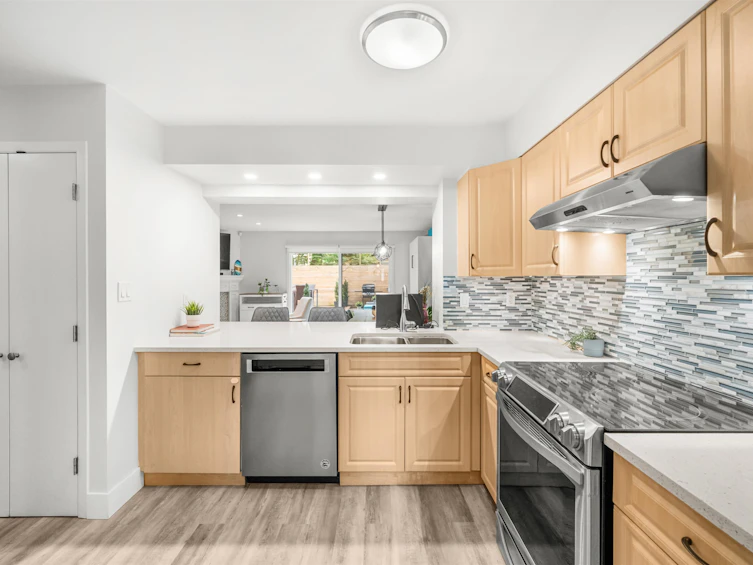 3-6100 Tiffany Boulevard, Richmond, BC, V7C 5A8 - 2