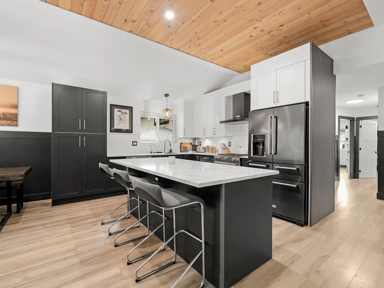 1430 Draycott Road, North Vancouver, BC, V7J 1W2 - 3