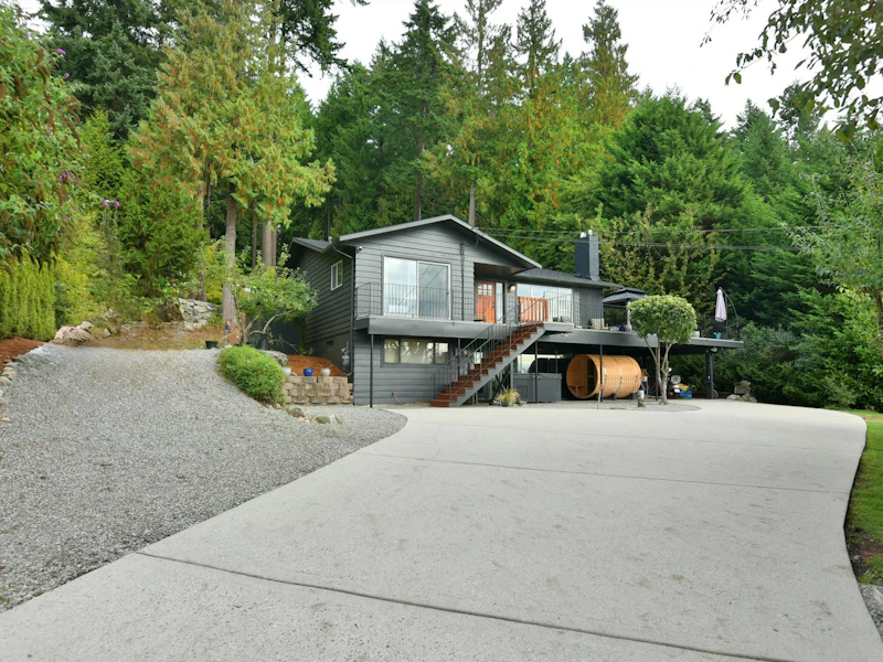 482 Elphinstone Avenue, Gibsons BC