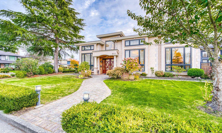 8511 Sunnywood Drive