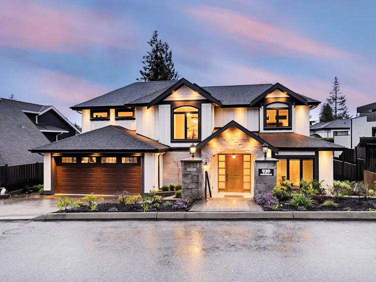 939 Forest Hills Drive, North Vancouver, BC, V7R 1M9