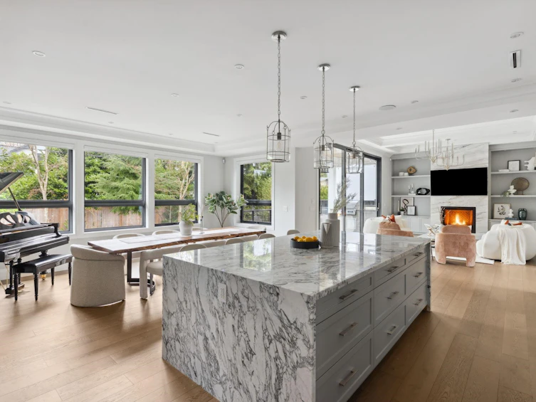 939 Forest Hills Drive, North Vancouver, BC, V7R 1M9 - 14
