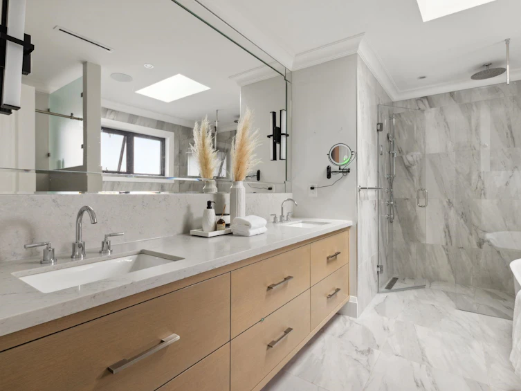 939 Forest Hills Drive, North Vancouver, BC, V7R 1M9 - 30