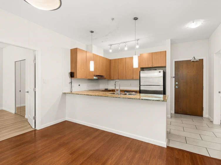 218-15322 101 Avenue, Surrey, BC, V3R 4G9 - 6
