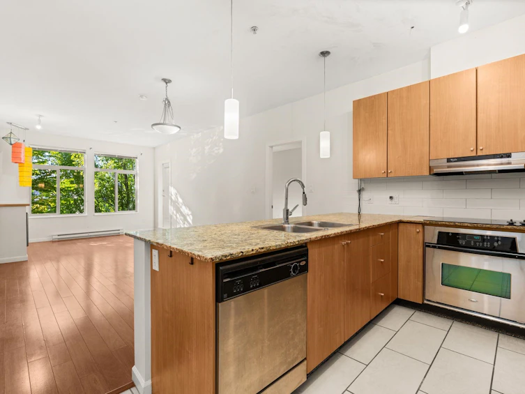 218-15322 101 Avenue, Surrey, BC, V3R 4G9 - 5