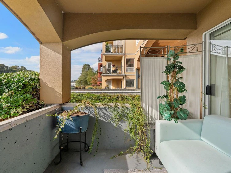 111-6 Renaissance Square, New Westminster, BC, V3M 6N8 - 27