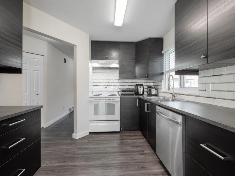 1-765 School Road, Gibsons, BC, V0N 1V9 - 5