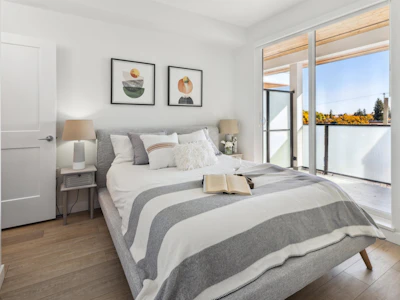 403-4933 Clarendon Street - 3