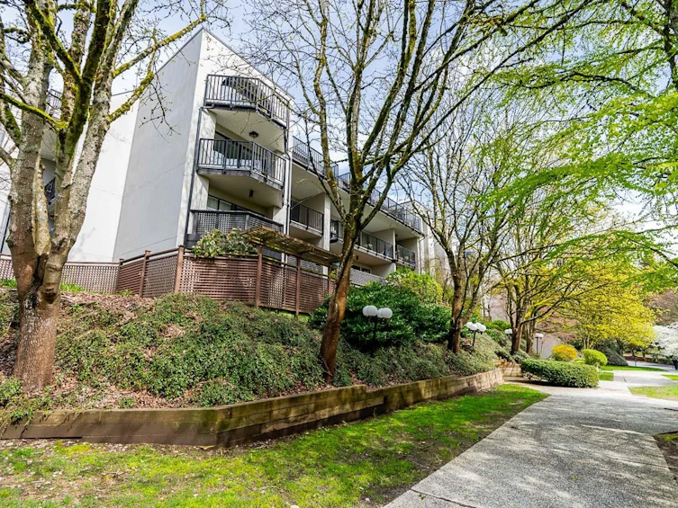 402-1945 Woodway Place, Burnaby, BC, V5B 4S4 - 4