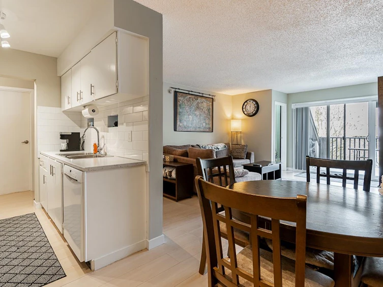 402-1945 Woodway Place, Burnaby, BC, V5B 4S4 - 14