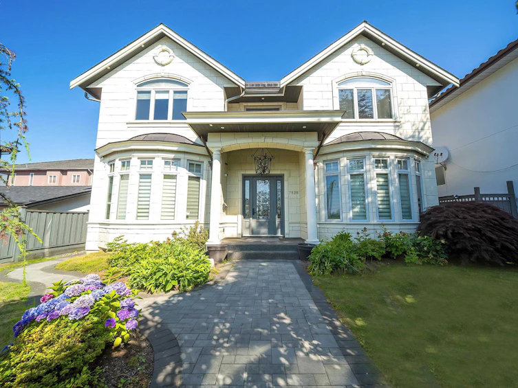 7525 13th Avenue, Burnaby, BC, V3N 2E3