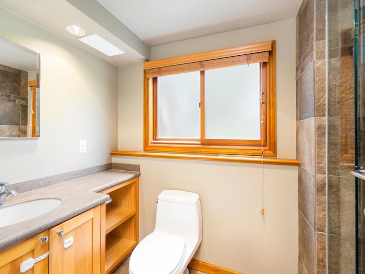 1561 Merlynn Crescent, North Vancouver, BC, V7J 2X9 - 23