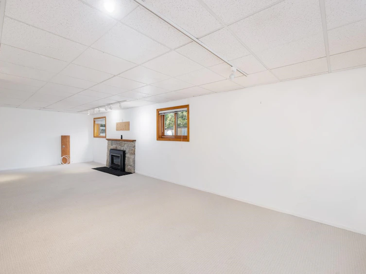 1561 Merlynn Crescent, North Vancouver, BC, V7J 2X9 - 20