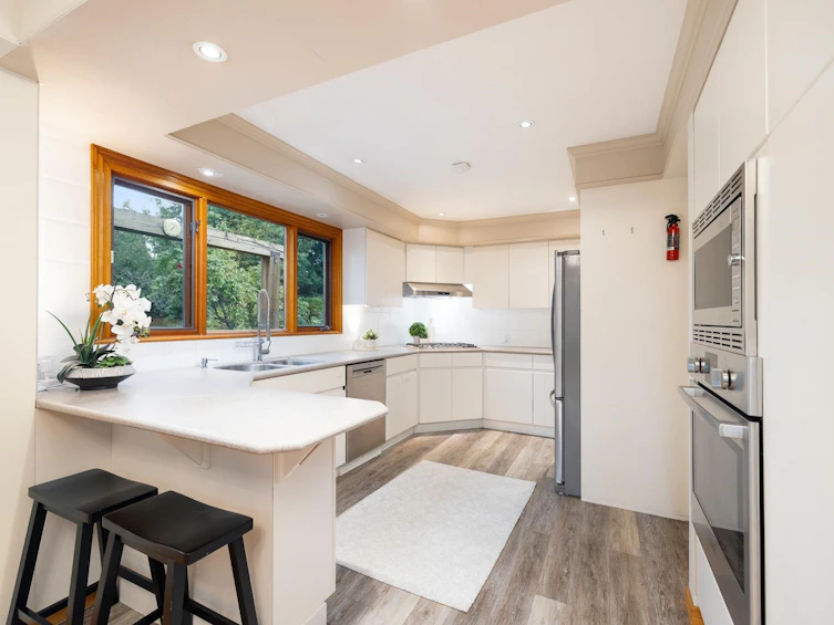 1561 Merlynn Crescent, North Vancouver, BC, V7J 2X9 - 9