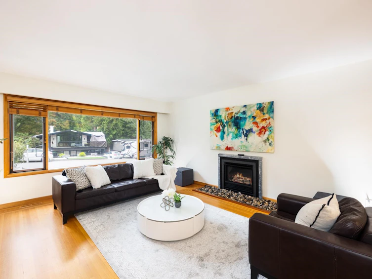 1561 Merlynn Crescent, North Vancouver, BC, V7J 2X9 - 5
