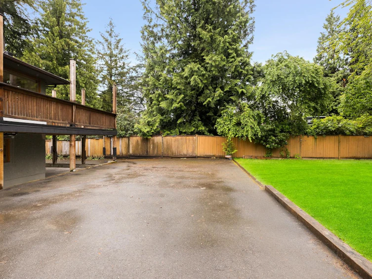 1561 Merlynn Crescent, North Vancouver, BC, V7J 2X9 - 30