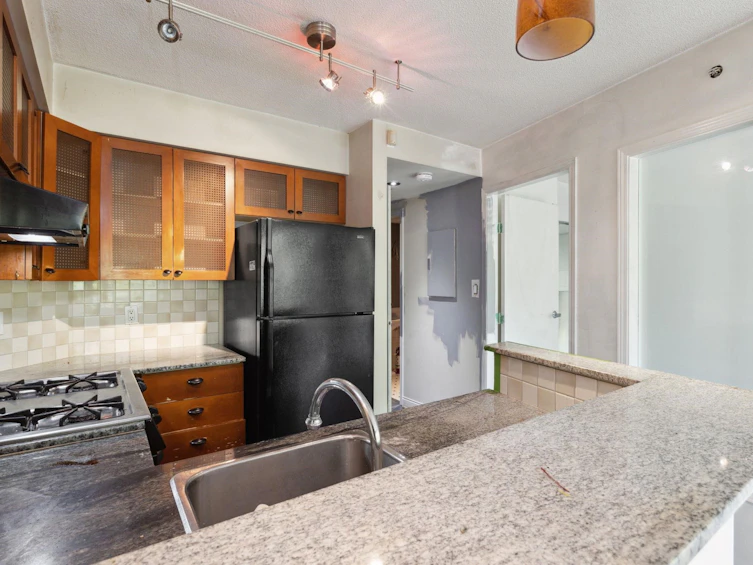 301-55 Alexander Street, Vancouver, BC, V6A 1B2 - 11