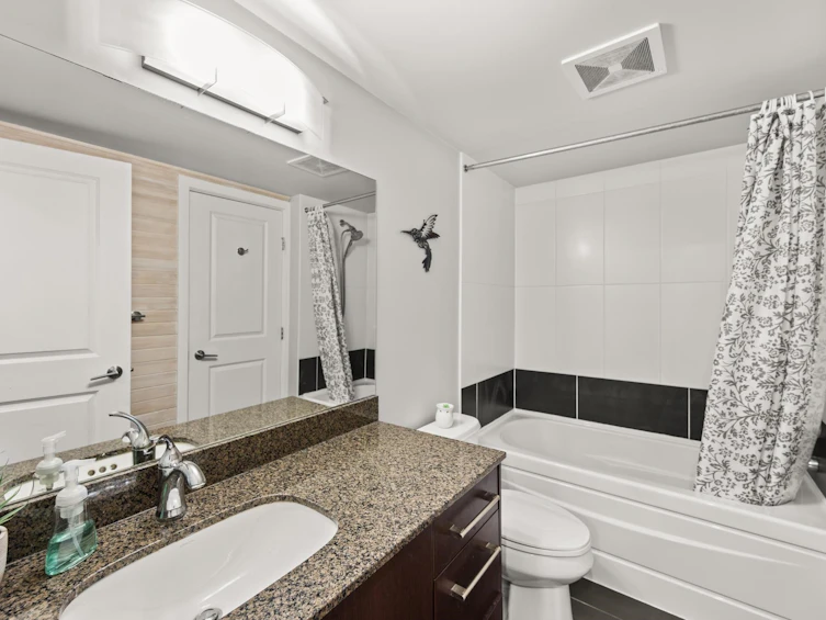 209-15735 Croydon Drive, Surrey, BC, V3S 2L5 - 23