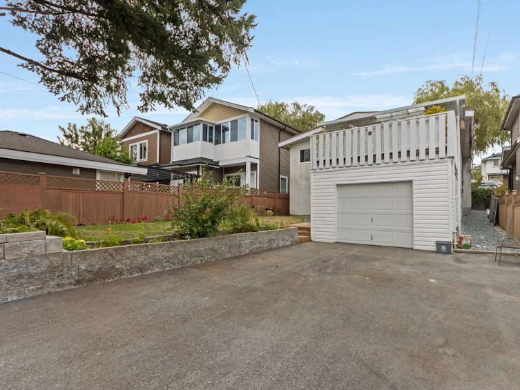 10 N Stratford Avenue, Burnaby, BC, V5B 1K9 - 31