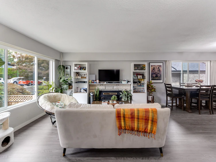 10 N Stratford Avenue, Burnaby, BC, V5B 1K9 - 3