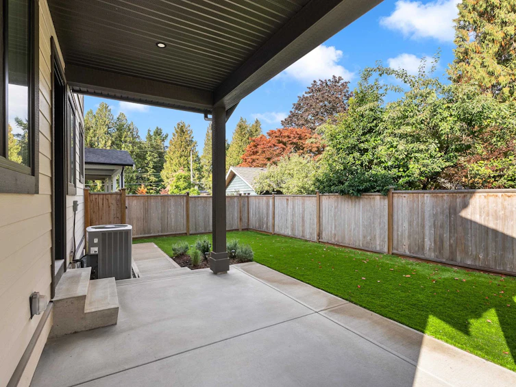 34075 Woodbine Street, Abbotsford, BC, V2S 2R3 - 34