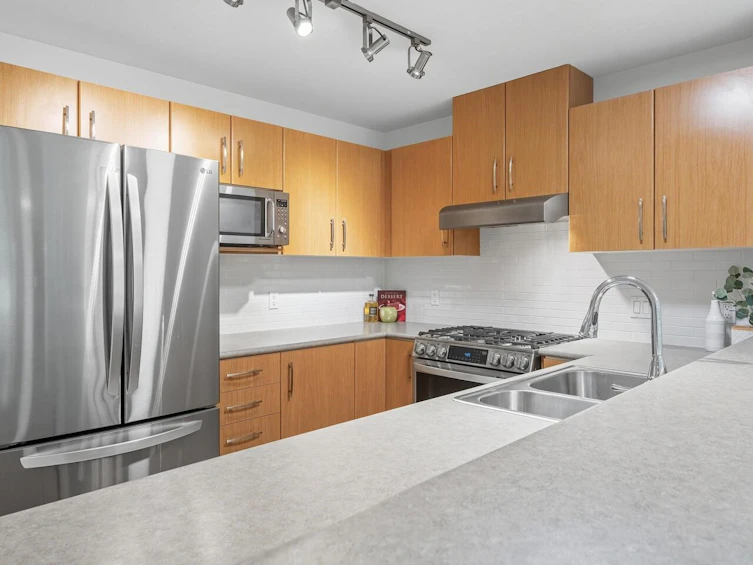 210-500 Klahanie Drive, Port Moody, BC, V3H 5L1 - 4