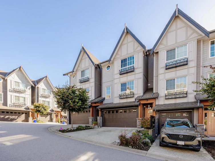 2-23539 Gilker Hill Road, Maple Ridge, BC, V2W 1C8 - 2
