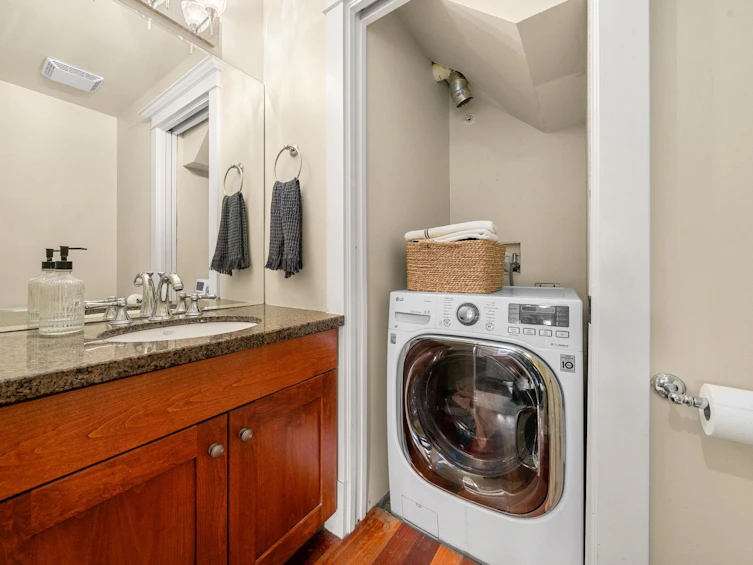 2216 Macdonald Street, Vancouver, BC, V6K 3Y5 - 24