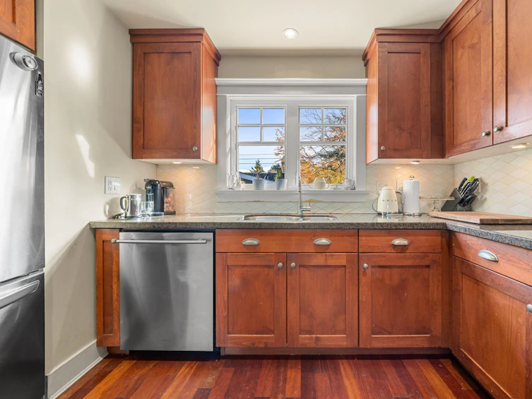 2216 Macdonald Street, Vancouver, BC, V6K 3Y5 - 17