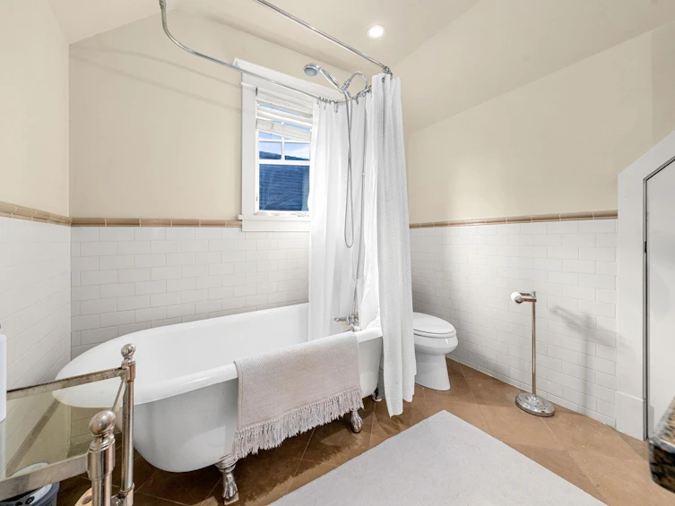2216 Macdonald Street, Vancouver, BC, V6K 3Y5 - 33