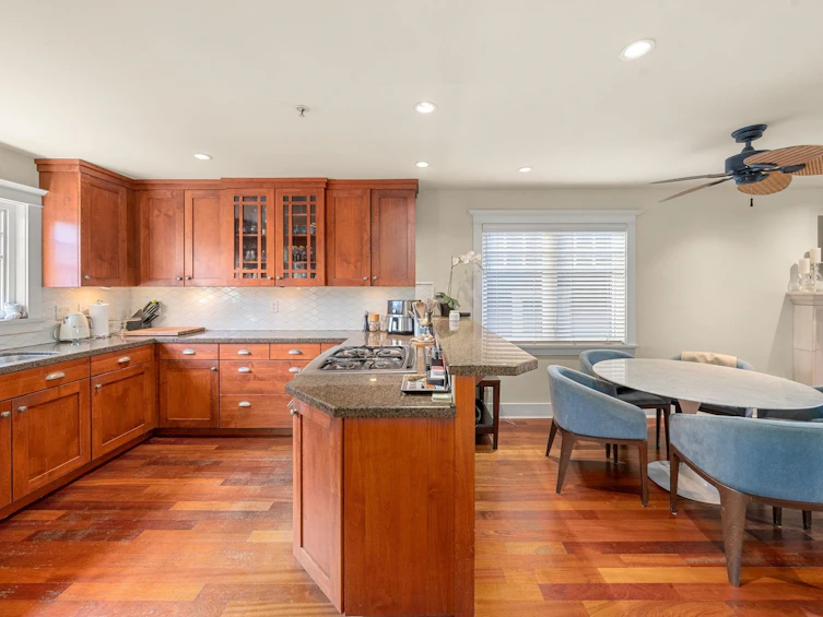 2216 Macdonald Street, Vancouver, BC, V6K 3Y5 - 12