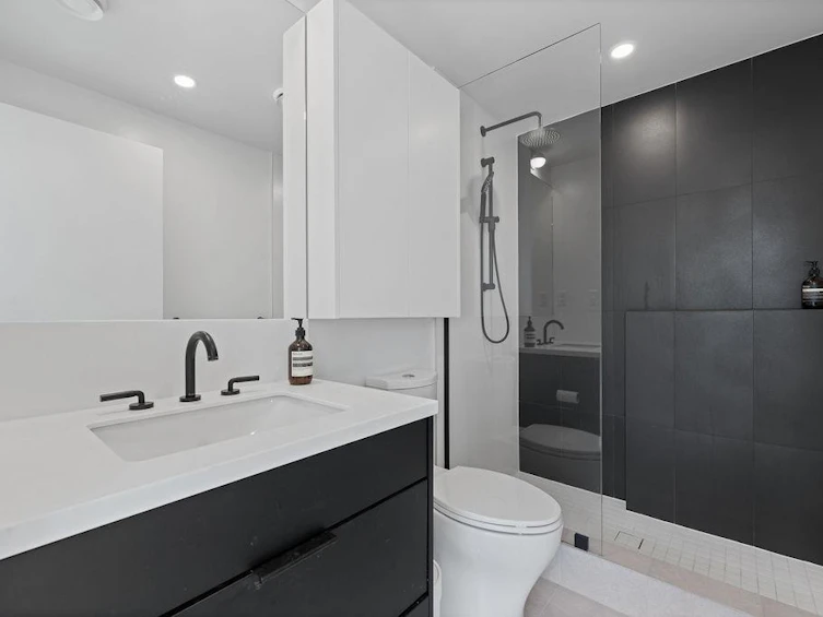 201-650 E 2nd Street, North Vancouver, BC, V7M 1E3 - 25