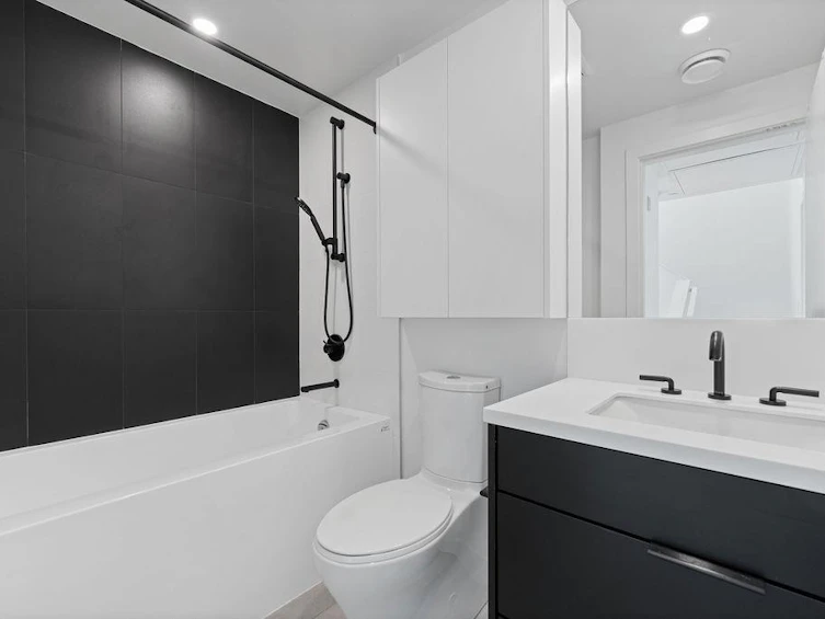 201-650 E 2nd Street, North Vancouver, BC, V7M 1E3 - 30